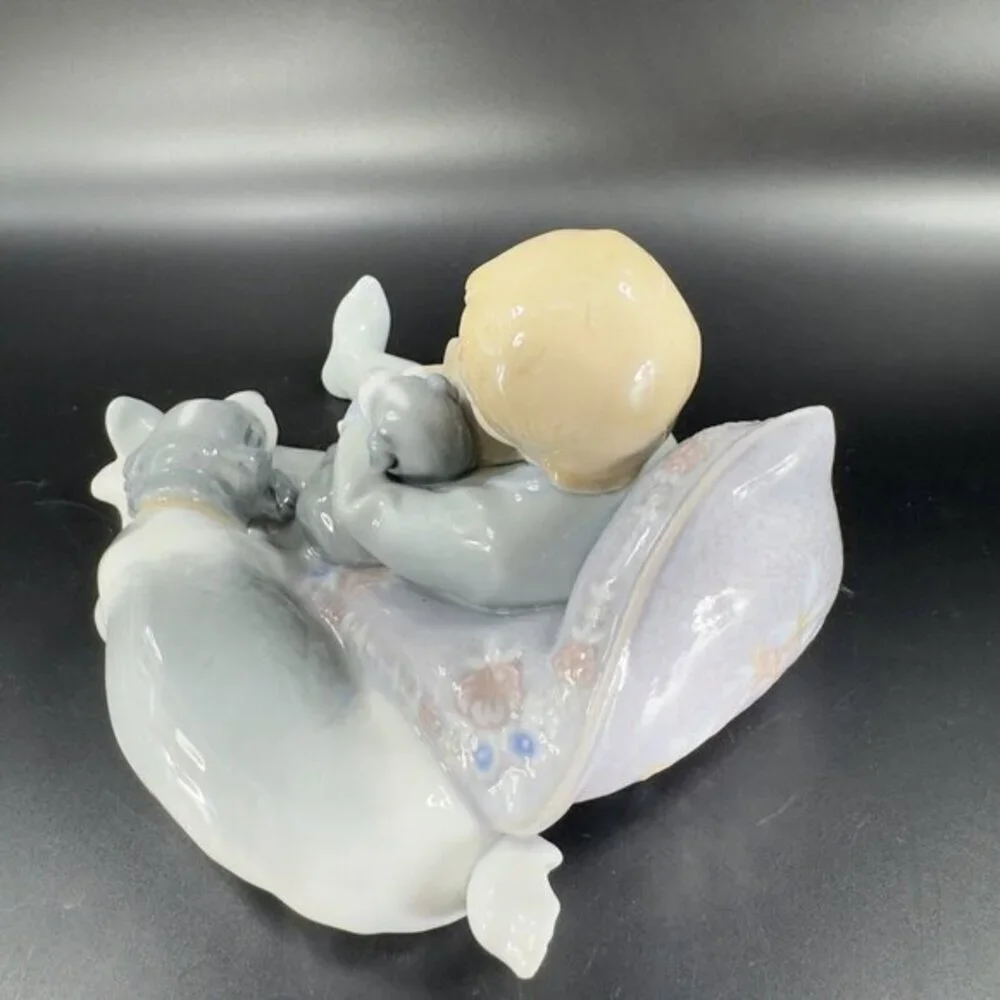Lladro Sweet Dreams Boy Sleeping with Puppies‎ Glossy Porcelain Figurine Vintage